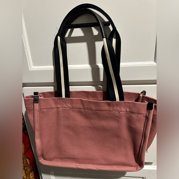 Marc Jacobs Salmon pink tote bag. Used once but in great condition. - Picture 2 of 3